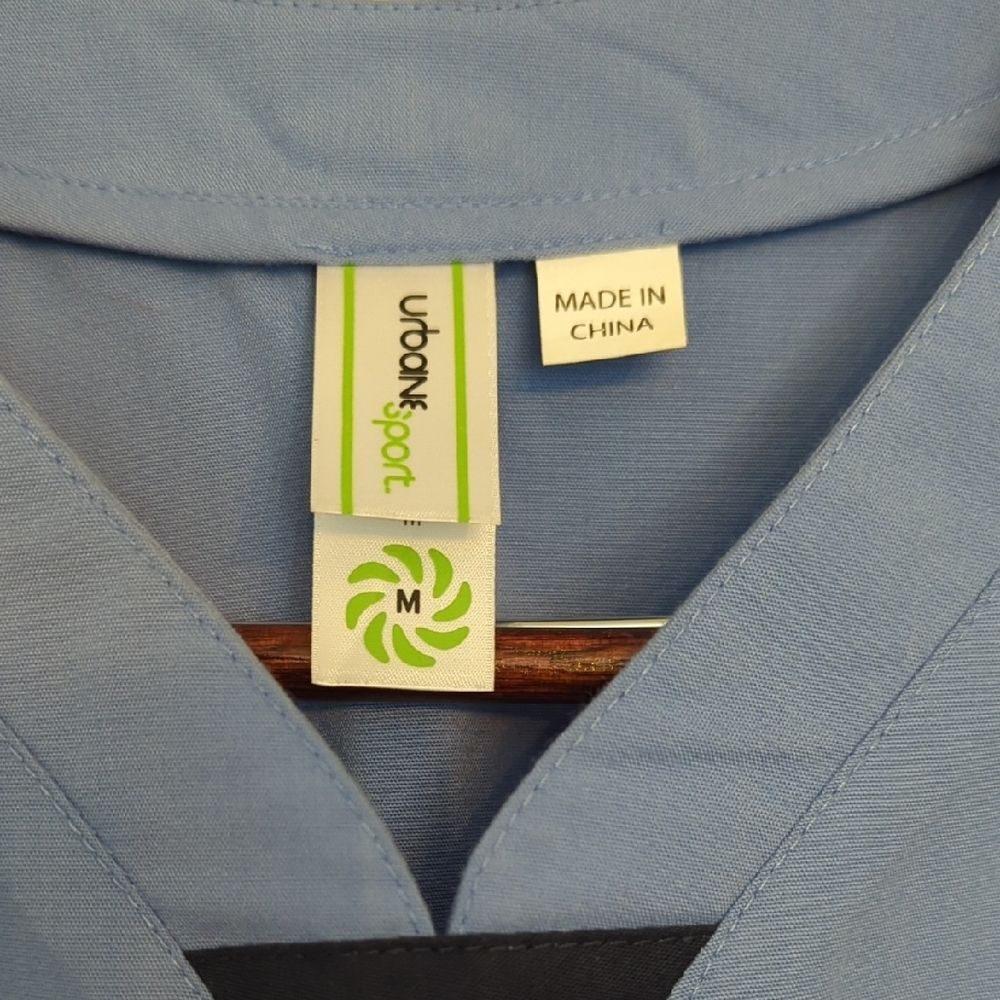 Urbane Sport Blue V-Neck Scrub Top Women's Size Medium - Picture 2 of 5